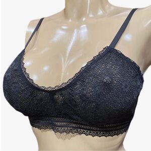 Victoria’s Secret Crochet floral lace unlined bralette bra black Small